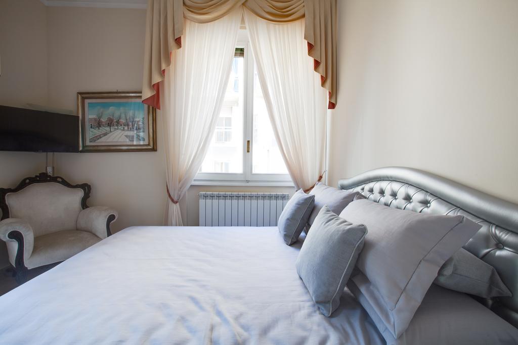 Kometa Suites & Apartments Florencie Pokoj fotografie